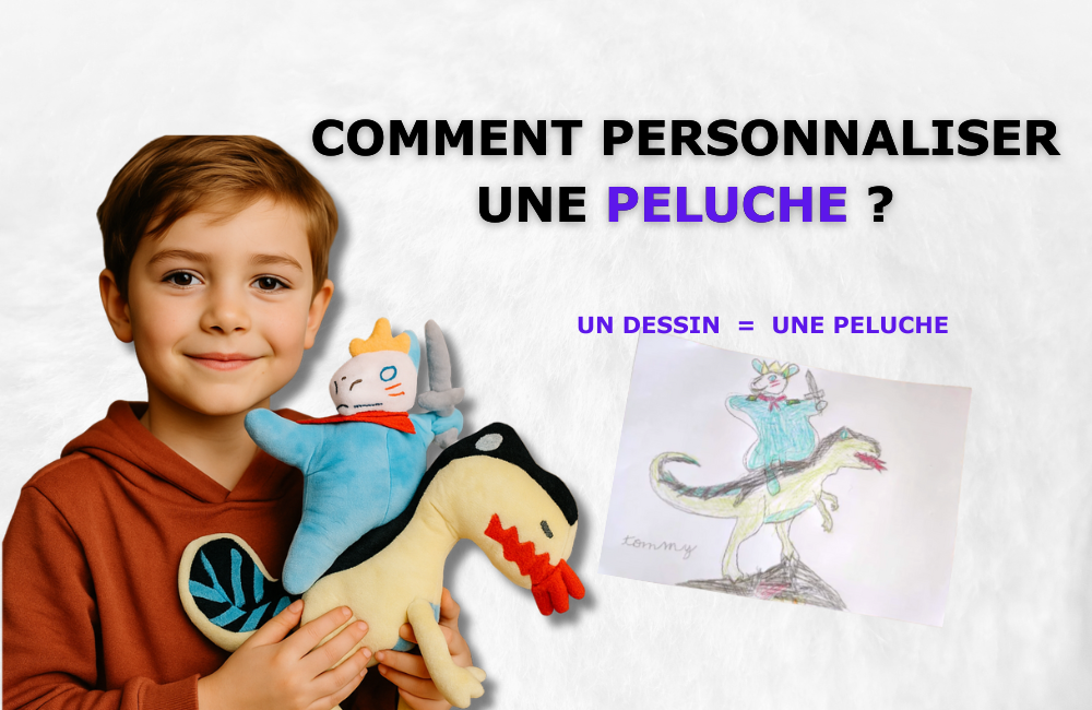Enfant souriant tenant sa peluche personnalisée Titoons fabriquée à partir de son dessin.
